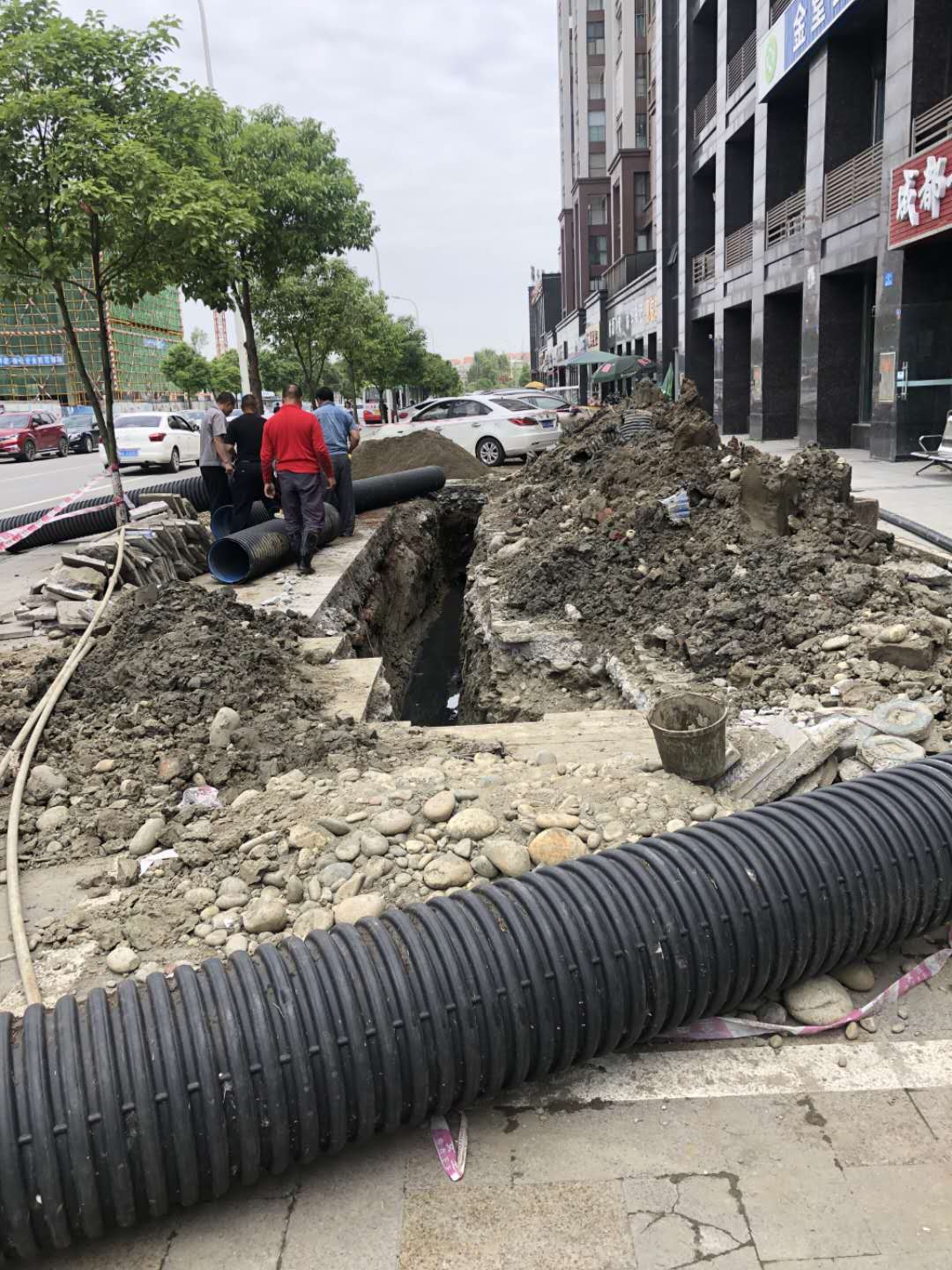 污水管道壓壞，工程搶修  2019